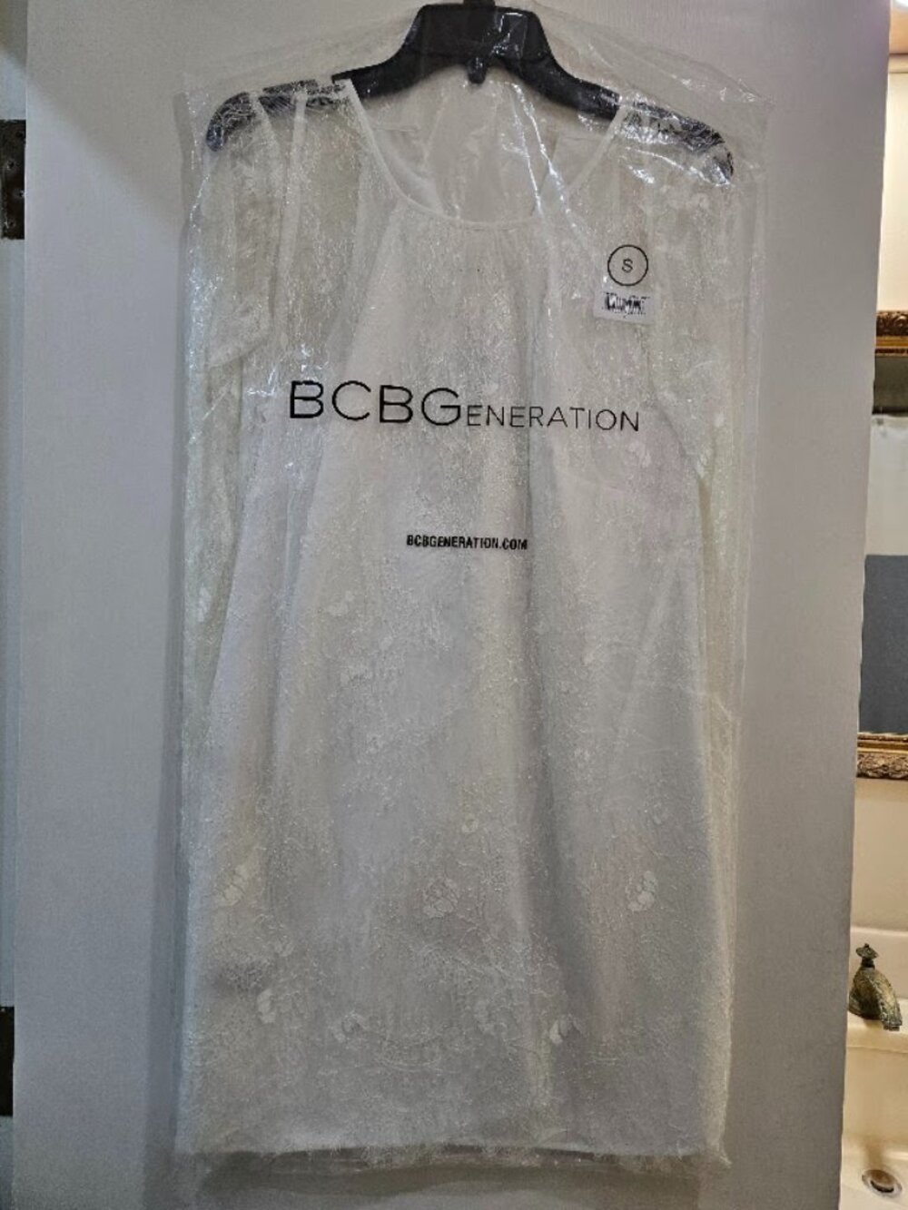BCBGeneration Optic White Lace, Sz Small